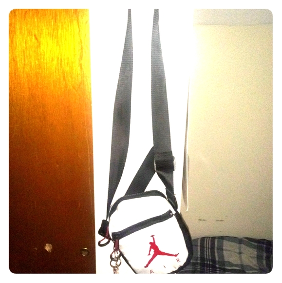 Jordan Shoulder Bag - Picture 1 of 2